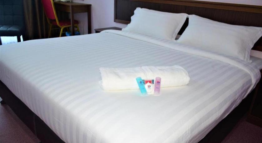 Id Hotel Yayasan Segamat Exterior photo
